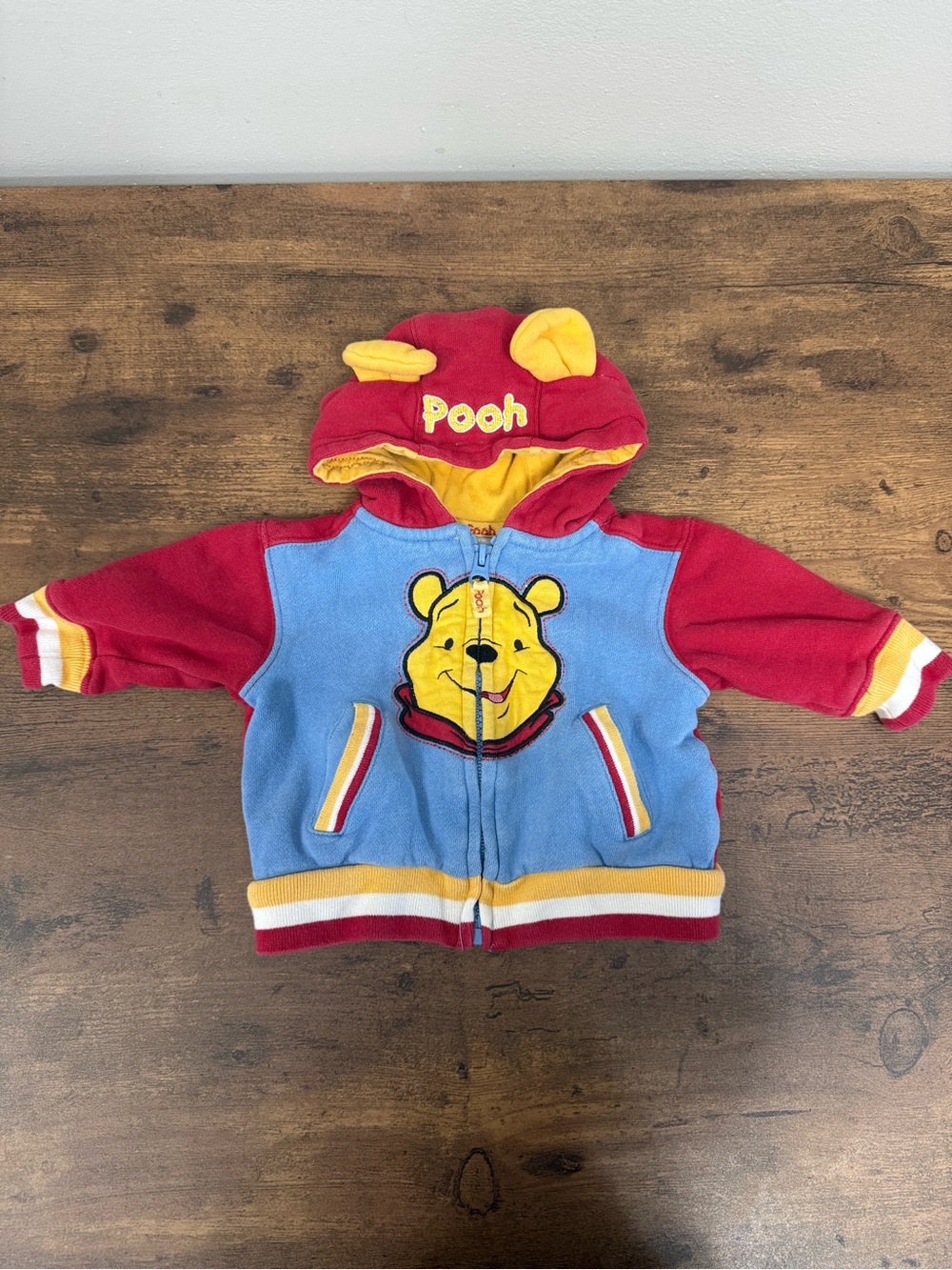 🔥2 for $10🔥 Winnie the Pooh Hooded Sweater 3M